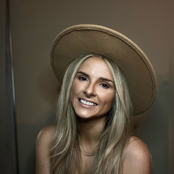 🪩✨🫧 MEET•THE•POSHER 🫧✨🪩 - Picture 5 of 6